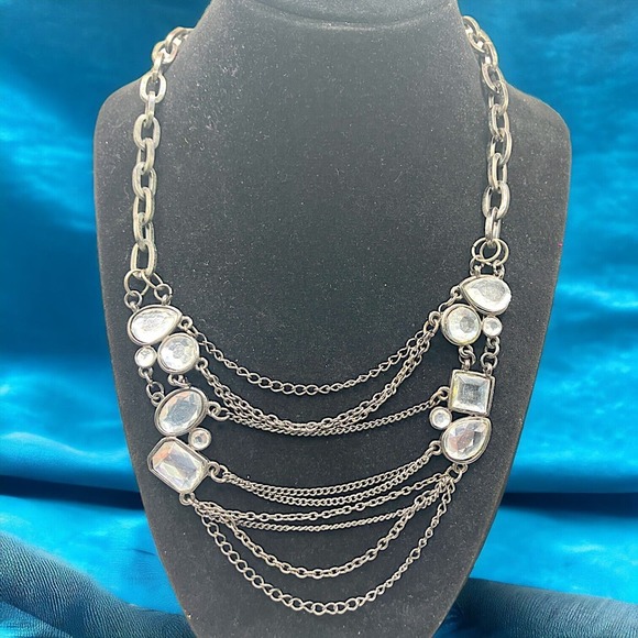 Crystal Victorian Style Gun Metal Gray Chain Statement 19 7/8 Inch Necklace! - Picture 2 of 8